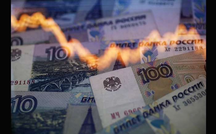 Нафта і рубль знову синхронно дешевшають