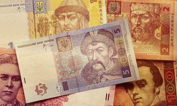 В понедельник в Украине подорожает доллар