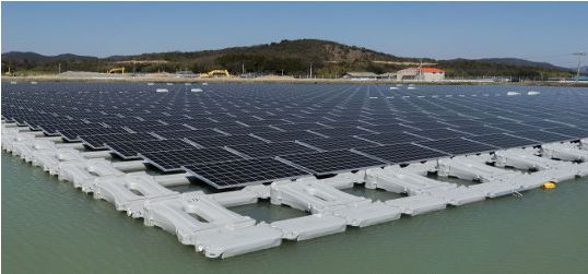 В Японії запустили дві плавучі сонячні електростанції (ФОТО)