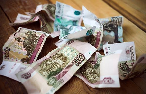 Бойовики платять бюджетникам зарплати фальшивими рублями