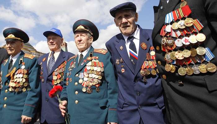 Скандал: окупанти в Криму здерли гроші з ветеранів за вручені їм медалі