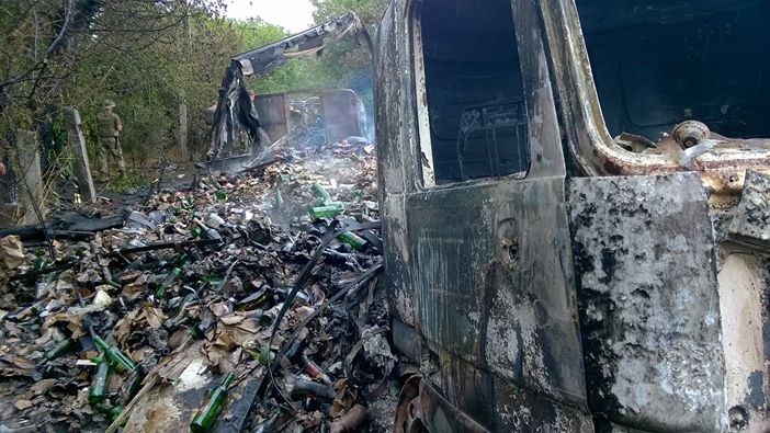 Провал дня: терористи знищили вантажівку зі “своїм” алкоголем (ФОТО, ВІДЕО)