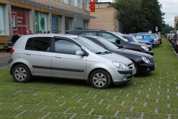 Реєструвати авто в Україні тепер потрібно в іншій службі