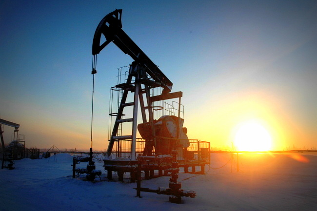 Ціни на нафту падають через запаси США