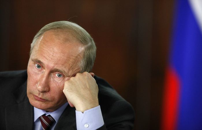 Путіну пропонують економити на пенсіонерах і чиновниках
