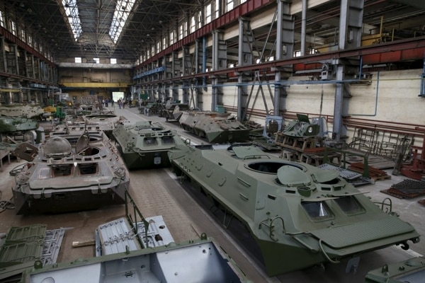 Підбиті замість нових: у Харкові “наварили” 10 млн грн на фальшивому ремонті “броні”
