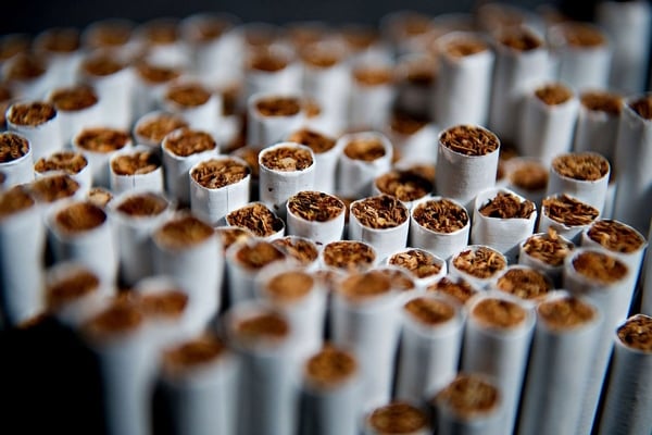 “Укрнафта” хотіла купити сигарет на 250 млн у компанії “Сім’ї” Януковича