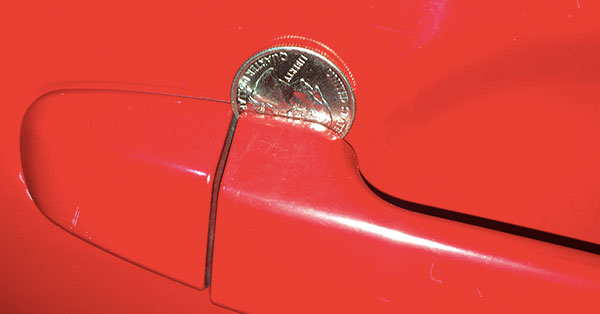 Якщо ви побачите монету в дверях своєї машини, дійте негайно!
