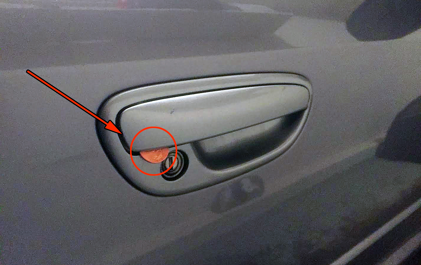 Якщо ви побачили монету на дверях авто – дійте негайно!