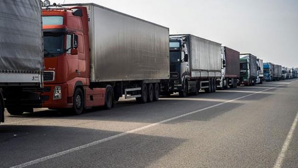Україна і Росія домовилися про взаємне повернення вантажівок