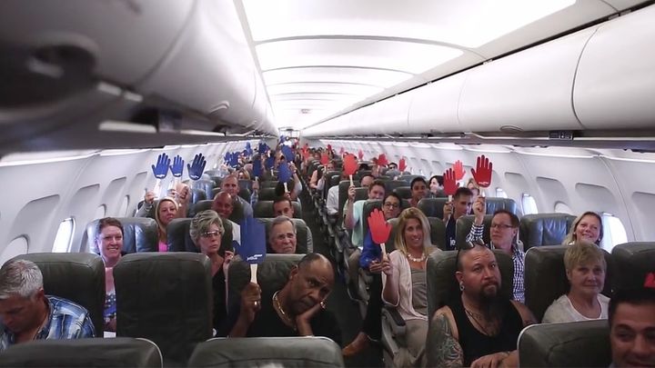 Американська авіакомпанія вирішила подарувати безкоштовні квитки 150 пасажирам, але тільки при дотриманні однієї умови (3 фото + 1 відео)