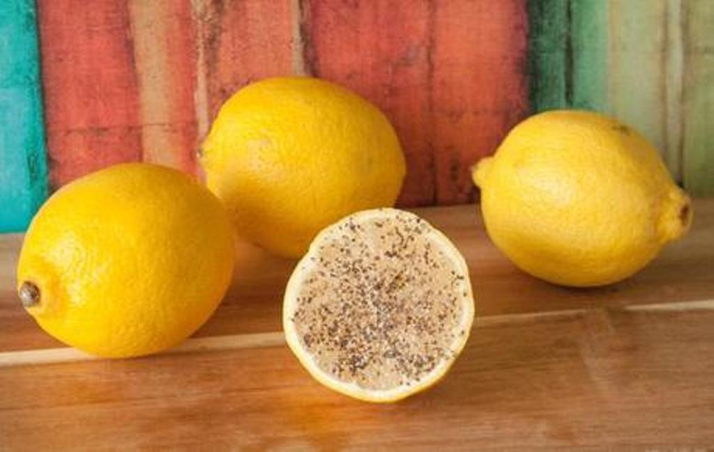 Використовуй лимон, сіль і перець, щоб впоратися з цими 8 проблемами!