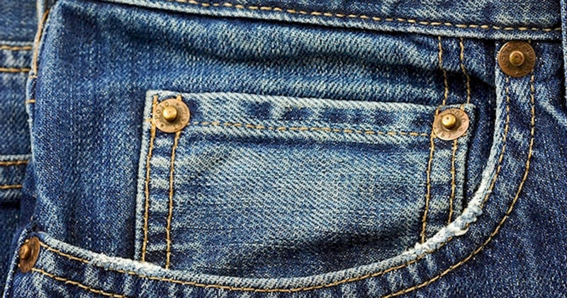 Ви знаєте для чого потрібні ці маленькі кнопки на кишенях джинсів?