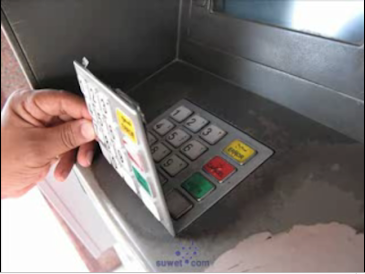 Запам’ятайте: 5 ознак, що банкомат зараз вкраде ваші гроші!