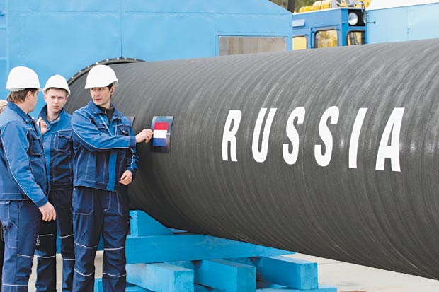 За рік російський газ в Європі здешевшав на 56%