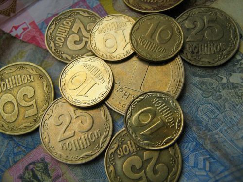 Офіційний курс долара в Україні почав рости