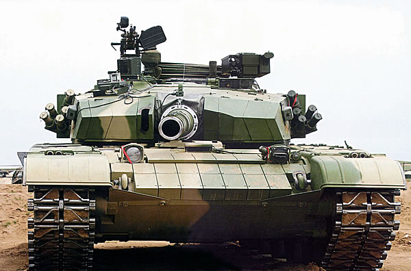 Створено футуристичний танковий шолом, який бачить крізь броню (Фото)