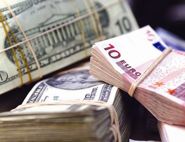 Українці продали банкам валюти на $1,6 млрд
