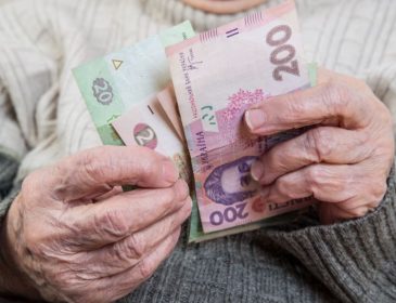 Коли українські пенсіонери дочекаються підвищення пенсій