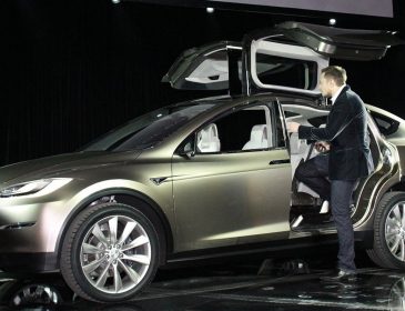 Tesla анонсувала найдоступнішу версію електро-кросовера Model X