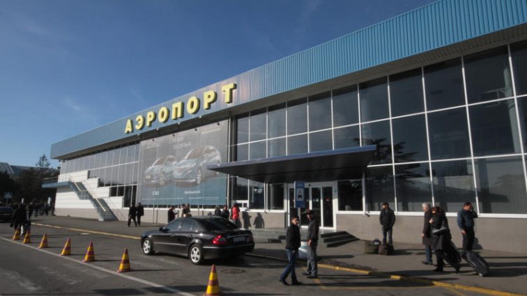 Аеропорт Сімферополя віддали другу Путіна