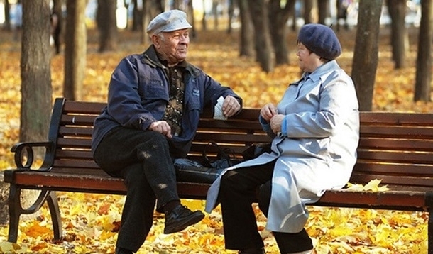 Українських пенсіонерів змусять працювати довше