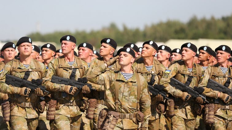 З кінця жовтня українська армія стане контрактною