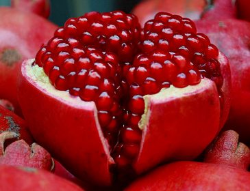 Гранатовий бізнес: корисний фрукт зможуть собі дозволити тільки найбагатші українці