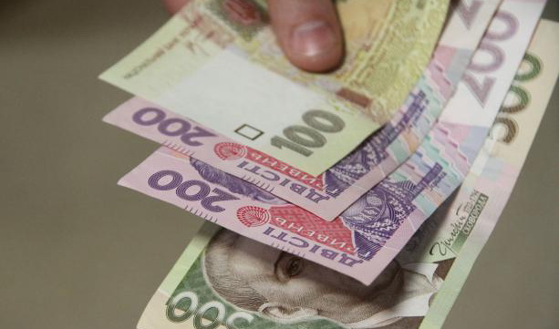 Дочекались: З 1 січня в Україні середня заробітня плата буде становити 6 000 гривень