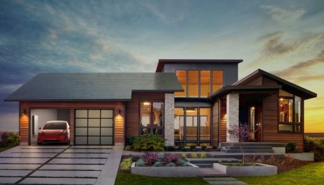 Неймовірно але «сонячні» дахи від Tesla будуть дешевшими за звичайні