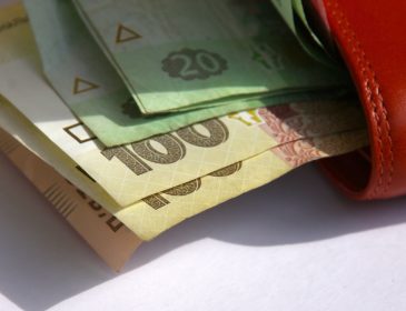 Із 1 січня мінімальна зарплата — 3200 грн, прожитковий мінімум — 1600 грн