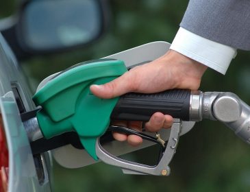 Експерти розказали скільки коштуватиме бензин в 2017 році