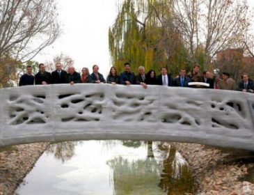 У парку Іспанії встановили міст, надрукований на 3D-принтері