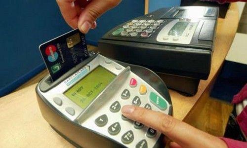 Українці воліють розрахунок банківськими картами