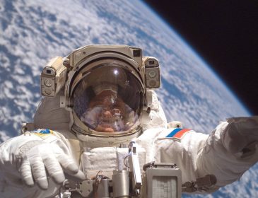 Російським космонавтам немає в чому вийти у космос