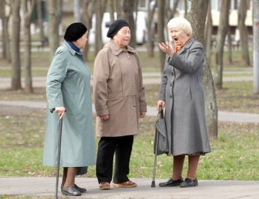 Пенсія або робота! Новий пенсійний закон обмежить права українців