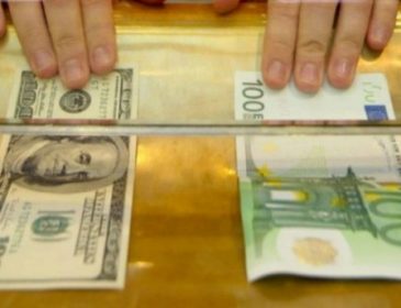 Долар і євро синхронно повзуть вгору, чого очікувати далі?