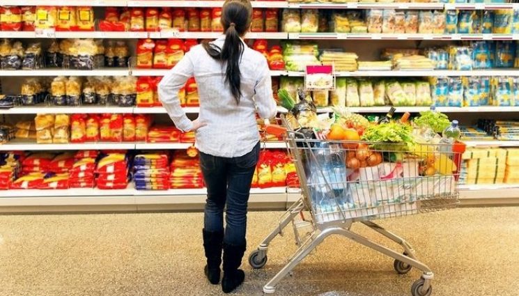 Приховані трюки в супермаркетах: Як не перетворитись на зомбі і не скуповувати непотрібне