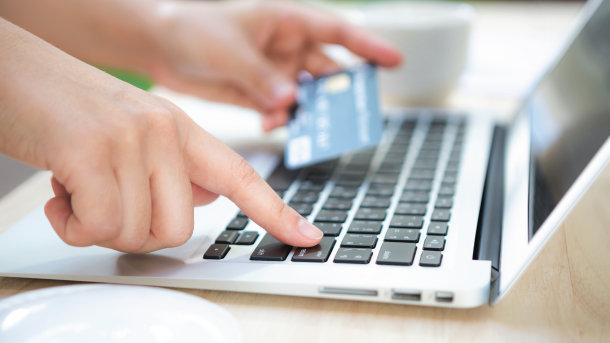 Онлайн-позики: переваги та підводні камені кредитування в Інтернеті