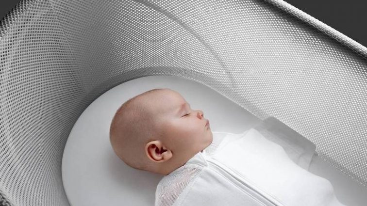 Дизайнери представили «розумне» дитяче ліжечко, яке не дасть дитині прокинутися від шуму