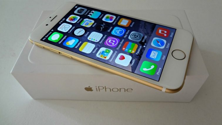 Apple представила нову версію iPhone (ФОТО)