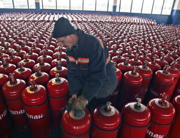 Росія призупинила поставки скрапленого газу