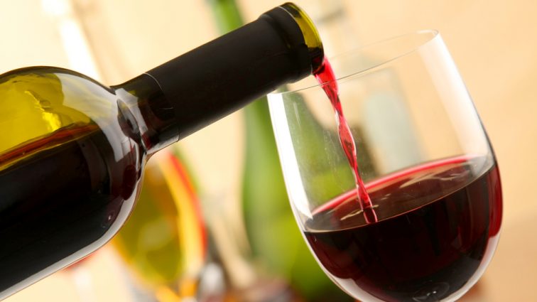 “Скрєпи люблять випити” : Росія стала найбільшим покупцем українського вина