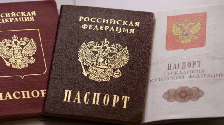 НАРЕШТІ! Турчинов повідомив про впровадження візового режиму з Росією. Чого чекати українцям?