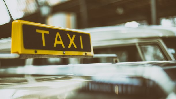 Таксисти в Україні роздувають ціни