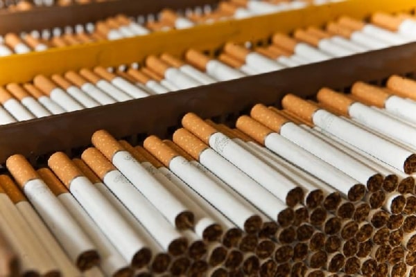 Кабмін скасує встановлення мінімальних цін на сигарети: Що буде з цигарками