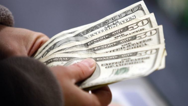 Міжбанк закрився: Доллар різко падає