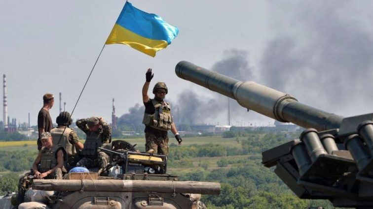 Гроші олігархів проти обороноздатності країни: Коли вже українські військові пересядуть в «Оплоти» (фото)
