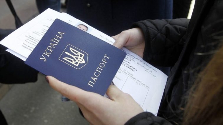 Скільки українців позбулися громадянства за останні 5 років