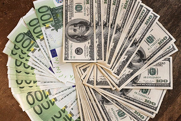 Курс валют від НБУ: долар і євро подешевшали